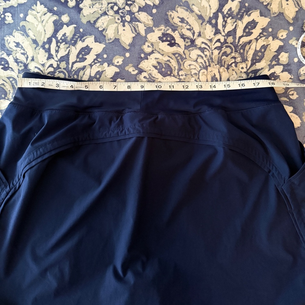 Lands End women’s plus size, quick, dry, elastic waist, active board skort - Picture 4 of 6